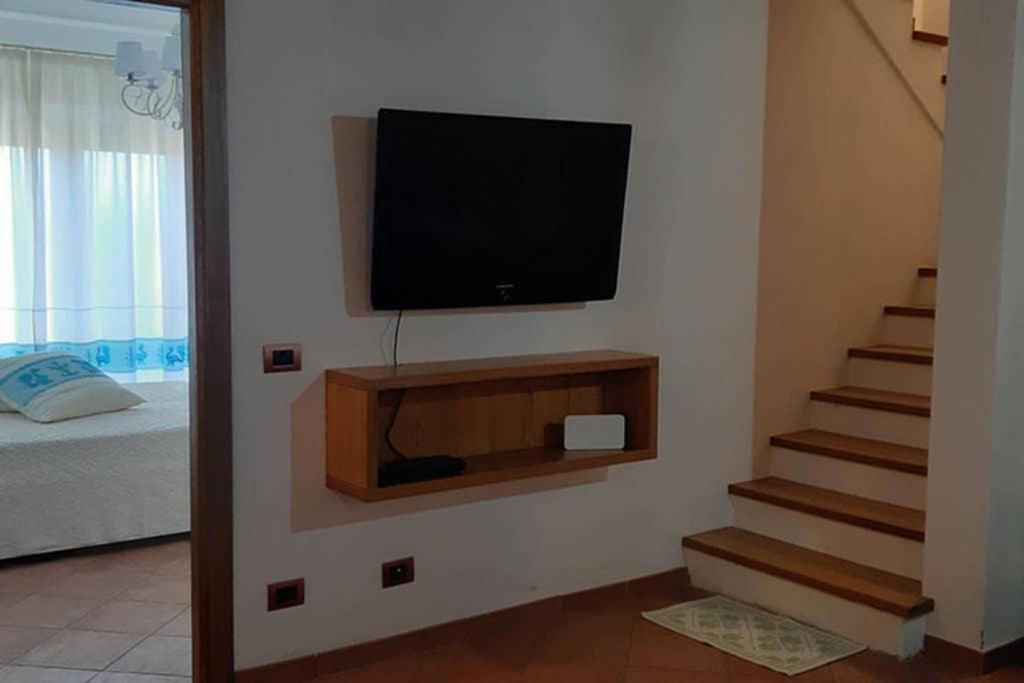 Bella Casa Con Giardino A 10 Minuti Dal Mare Apartment อาเญ็นตู ภายนอก รูปภาพ