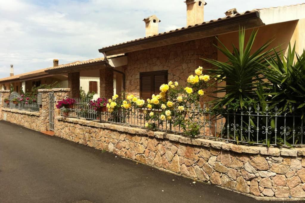 Bella Casa Con Giardino A 10 Minuti Dal Mare Apartment อาเญ็นตู ภายนอก รูปภาพ