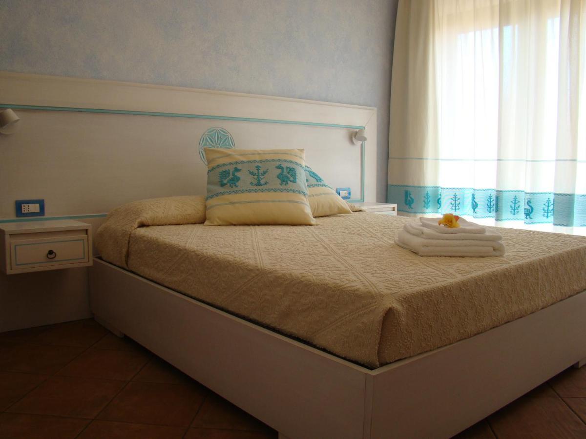 Bella Casa Con Giardino A 10 Minuti Dal Mare Apartment อาเญ็นตู ภายนอก รูปภาพ