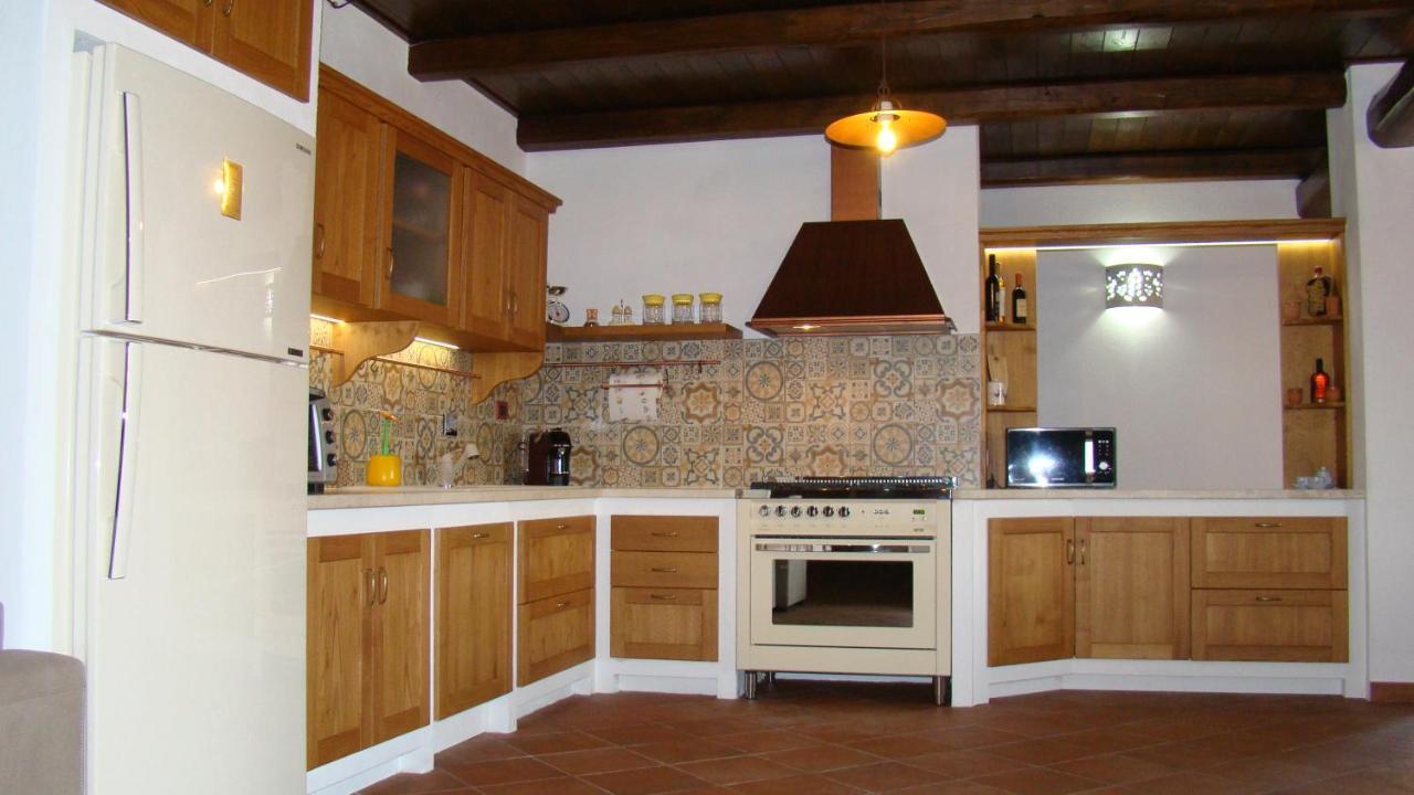 Bella Casa Con Giardino A 10 Minuti Dal Mare Apartment อาเญ็นตู ภายนอก รูปภาพ